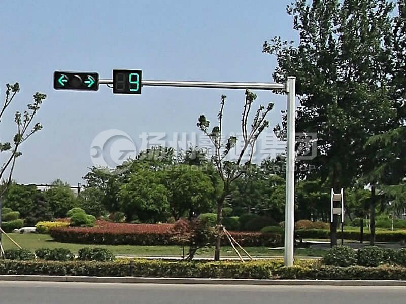 XHDG-035，L型八棱信號(hào)燈桿，丁字路口